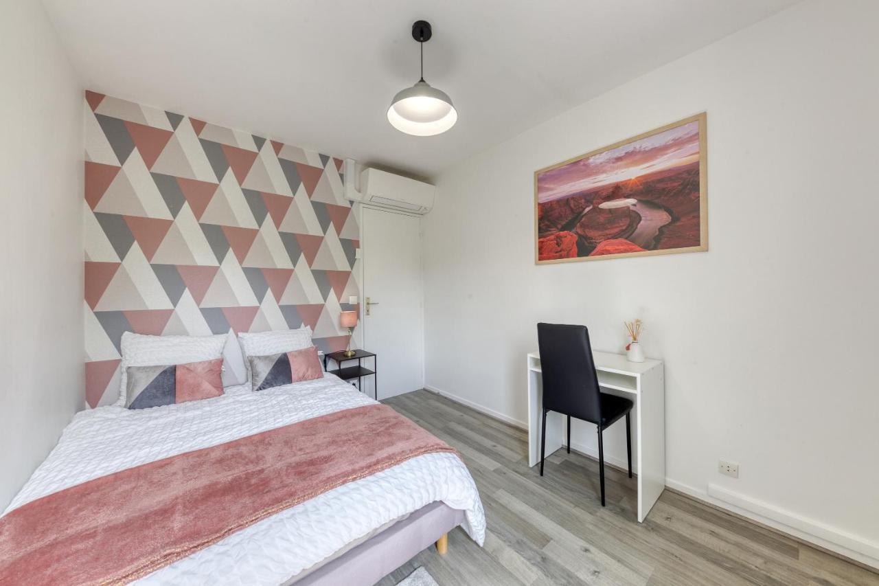 Le Garden - 4 Chambres-8 Personnes Ideal Famille,Groupe-Amis-Jardin-Barbecue-Babyfoot-Wifi Cergy